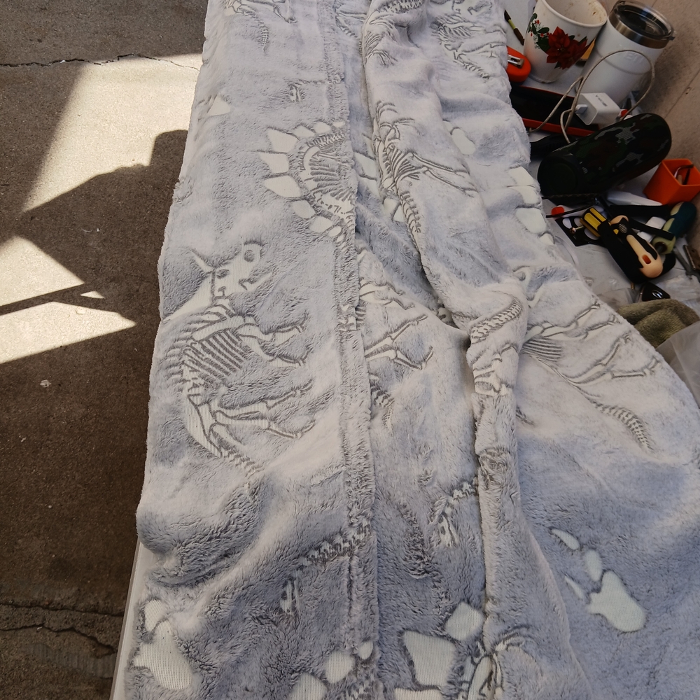 Gray Dinosaur Skeleton Blanket - Picture 9 of 9